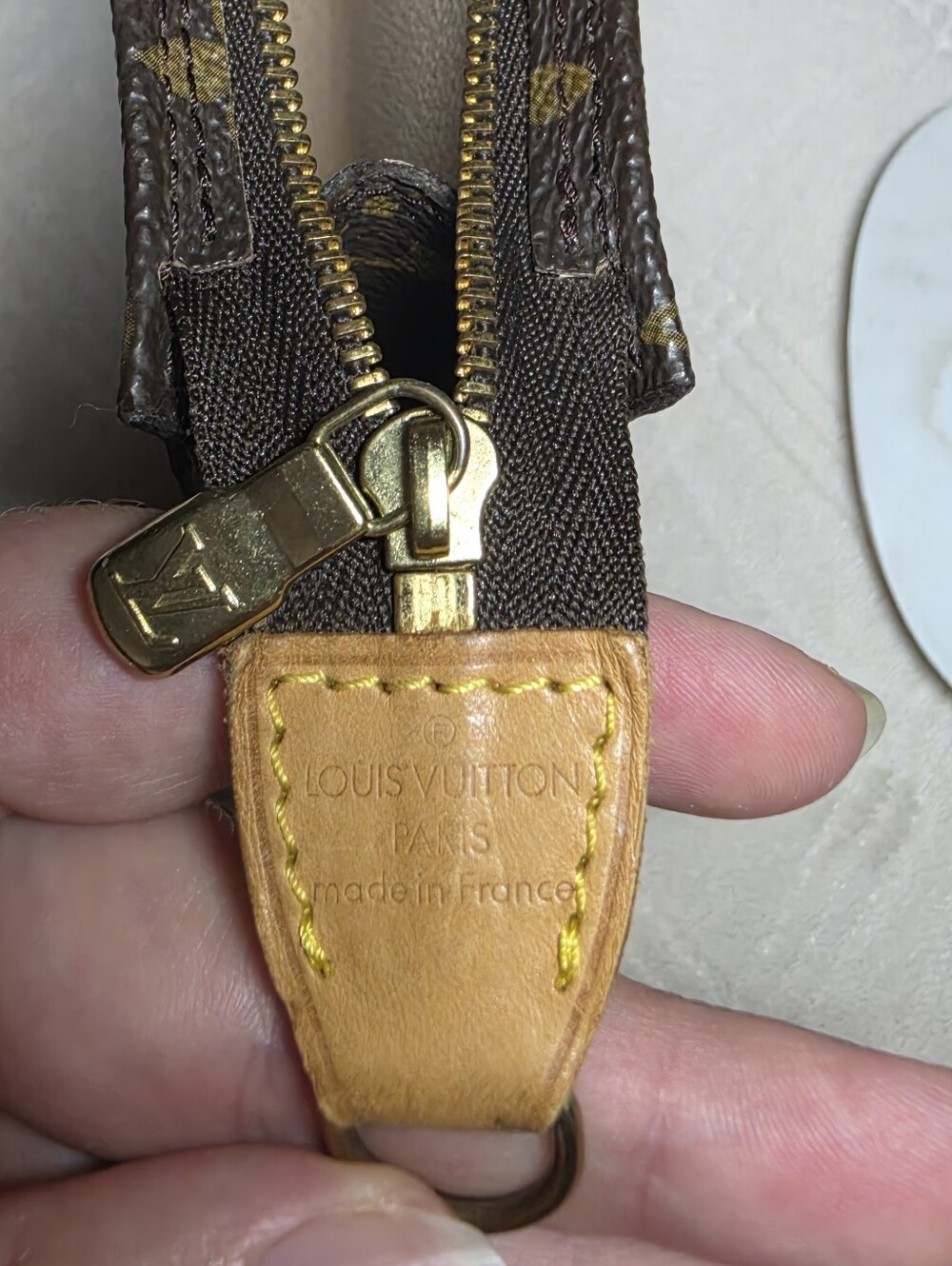 100% Authentic Louis Vuitton Monogram Pouch With Added Chain - Picture 11 of 13